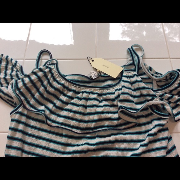 Ladies Top - Picture 3 of 5